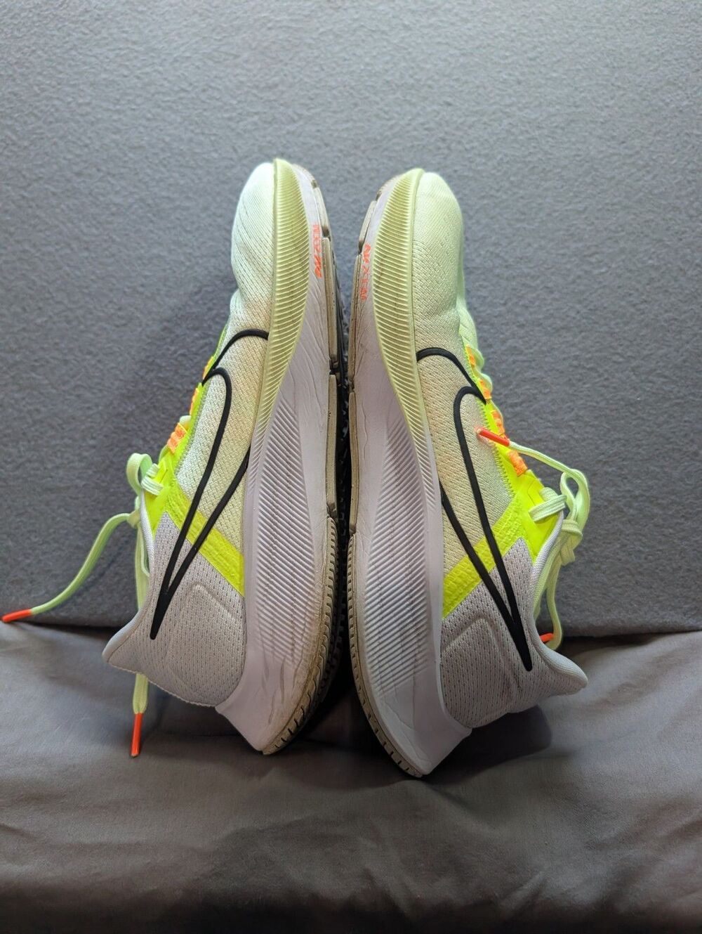 Nike Air Zoom Pegasus 38 Men’s Size 10 White Volt Orange Running Shoes